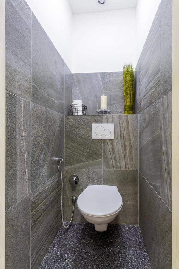 Stylish Apartment 5 Minutes Walk From City Center Prag Exteriör bild