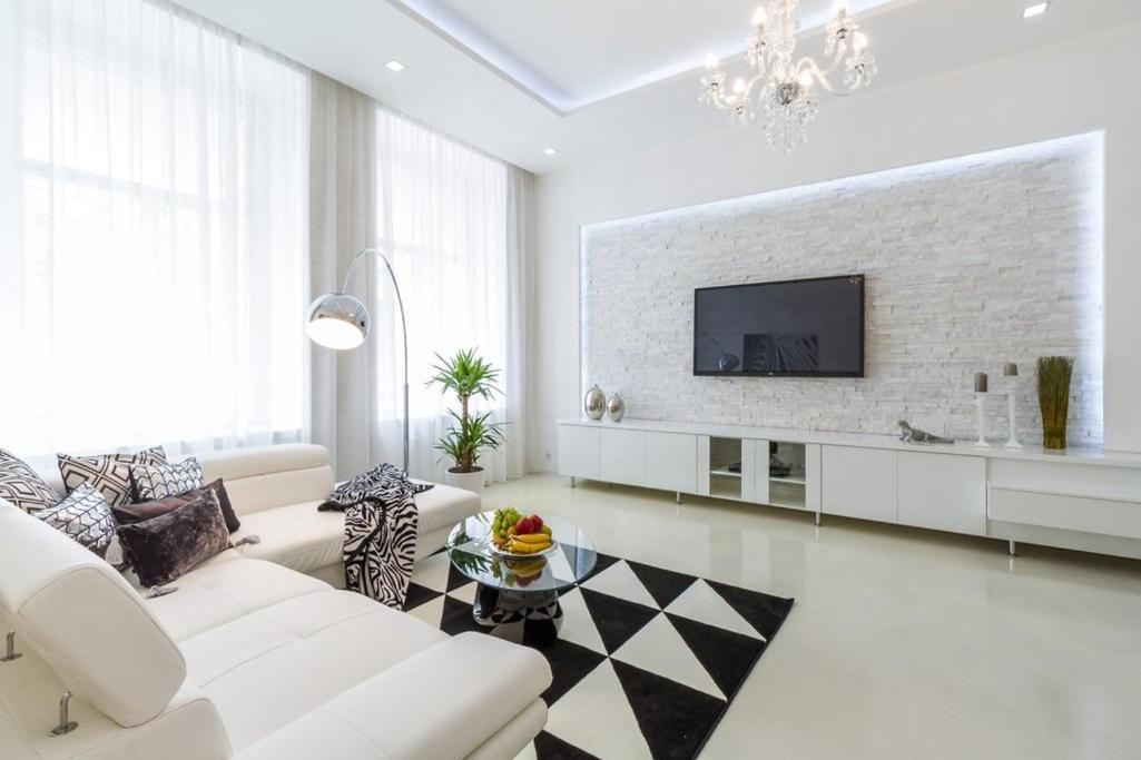 Stylish Apartment 5 Minutes Walk From City Center Prag Exteriör bild